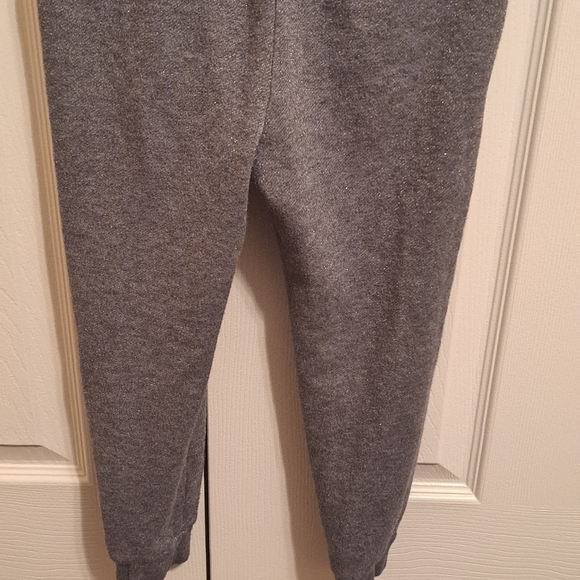 Girl's Adidas sweatpants good preloved condition - Picture 3 of 5